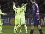 Bombas de Iniesta e de Rakitic e gol de letra disputam título de mais bonito