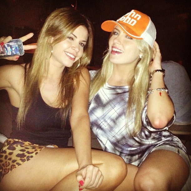 Ex-BBBs Cacau e Renata (Foto: Instagram/ Reprodução)