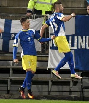 Berisha comemora gol do Kosovo contra Finlândia (Foto: Jussi Nukari/Lehtikuva via AP)
