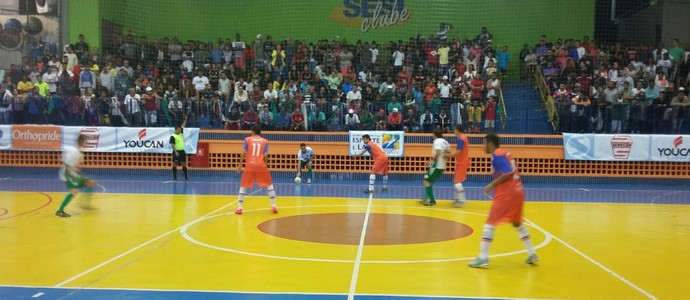 Resende e Piraí empatam no ginásio do Sesi Clube, pela Copa Rio Sul de Futsal (Foto: Diego Gavazzi/TV Rio Sul)