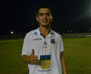 Atacante do Santos-AP Cabralzinho, autor do gol (Foto: Rafael Moreira/GE-AP) Atacante do Santos-AP Cabralzinho, autor do gol (Foto: Rafael Moreira/GE-AP)