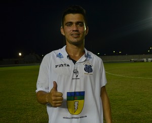 Atacante do Santos-AP Cabralzinho, autor do gol (Foto: Rafael Moreira/GE-AP)