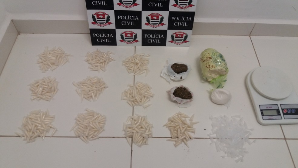 Cerca R$ 40 mil em cocaína foram apreendidos em Tupã durante a operação (Foto: Dise Tupã/Divulgação)