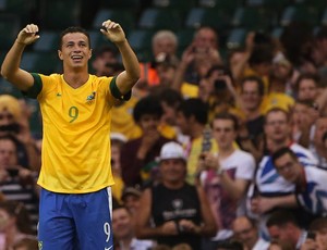 Leandro Damião gol Brasil (Foto: Reuters)