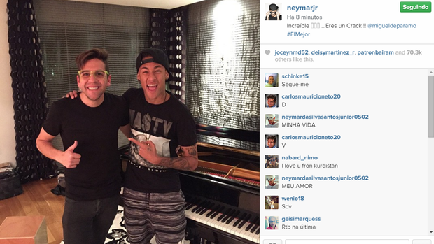 Neymar com amigo pianista