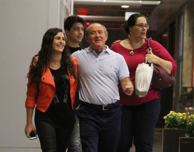 Renato Aragão e família (Foto: Marcus Pavão/AgNews)