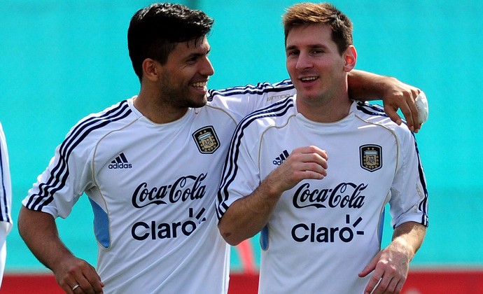 Messi e Aguero Seleção Argentina (Foto: AFP)