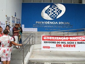 Servidores do INSS estão em greve na Paraíba (Foto: Francisco França/Jornal da Paraíba)
