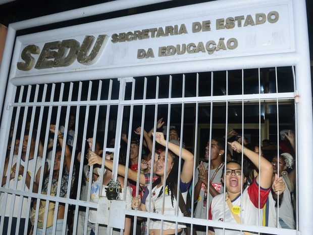 Alunos ocuparam a Secretaria de Educação do Espírito Santo (Foto: Ricardo Medeiros/ A Gazeta)