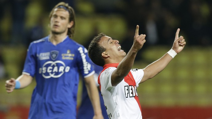 Matheus Carvalho Monaco x Bastia (Foto: AP)