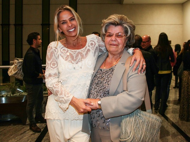 Adriane Galisteu e a mãe, dona Ema (Foto: Manuela Scarpa/Foto Rio News)
