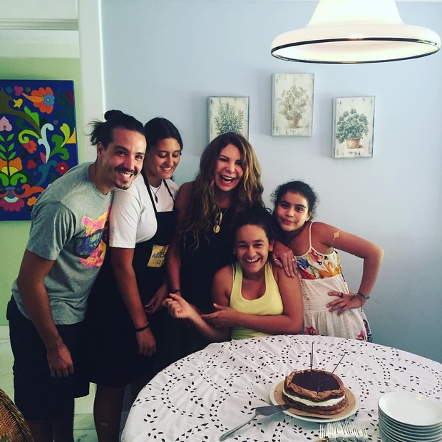 Elba Ramalho com os filhos (Foto: Reprodução / Instagram)