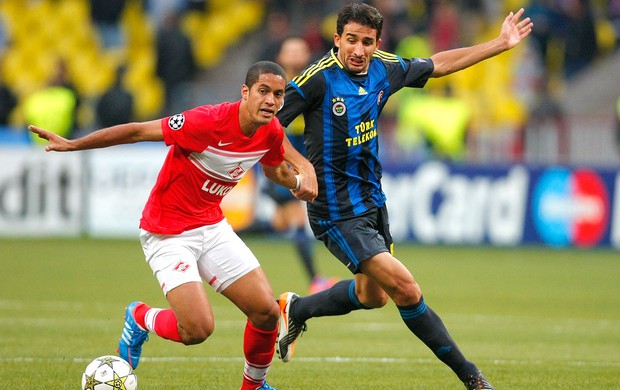 Romulo na partida do Spartak contra o Fenerbahçe (Foto: AP)