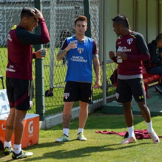 Buffarini e Kelvin treino São Paulo (Foto: Divulgação/São Paulo FC)