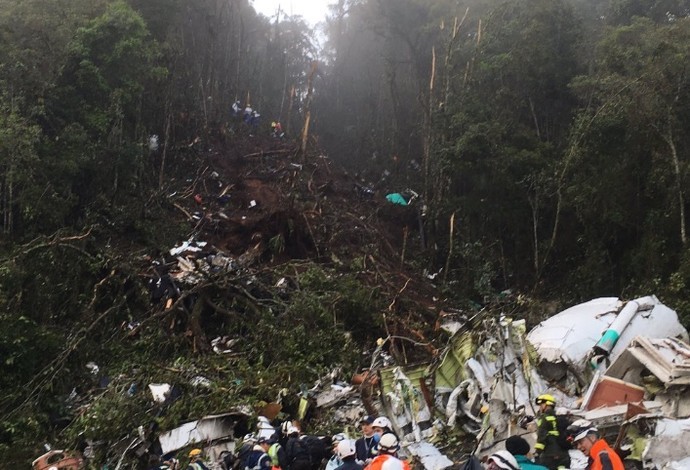 Aviao Da Chape Caiu Em Buraco Que Dificulta Resgate E Remocao Dos Corpos Chapecoense Globoesporte Com