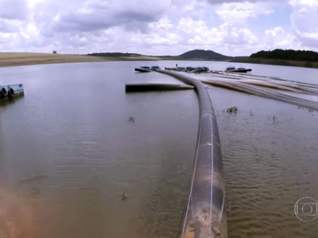 Represa do Sistema Cantareira no começo de janeiro de 2016 (Foto: Reprodução TV Globo)