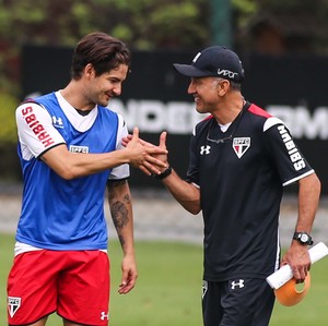 Alexandre Pato e Juan Carlos Osorio, em treino do São Paulo (Foto: André Lucas Almeida/Futura Press)
