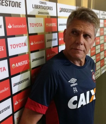 paulo autuori atlético-pr maracanã (Foto: Thiago Benevenutte / GloboEsporte.com)