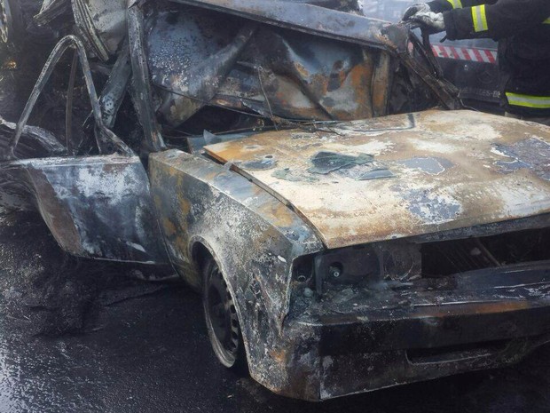Marajó incendiou após a colisão na BR-386, em Triunfo (Foto: Divulgação/PRF)