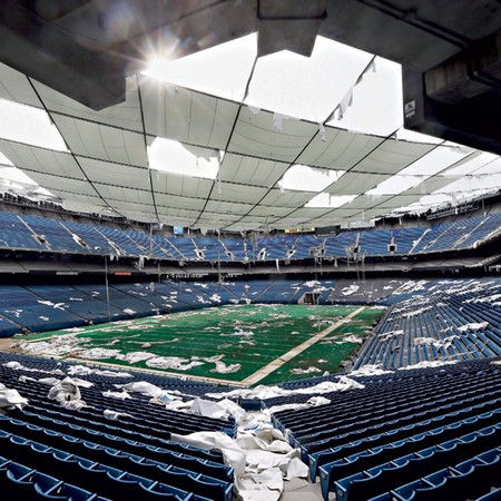 O Silverdome, um dos palcos da Copa de 1994, nos EUA, será leiloado neste mês. O problema é achar comprador (Foto: Carlos Osorio/ AP)