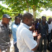 Padre haitiano ajuda em abrigo de imigrantes (Onac Axenat / Arquivo Pessoal)