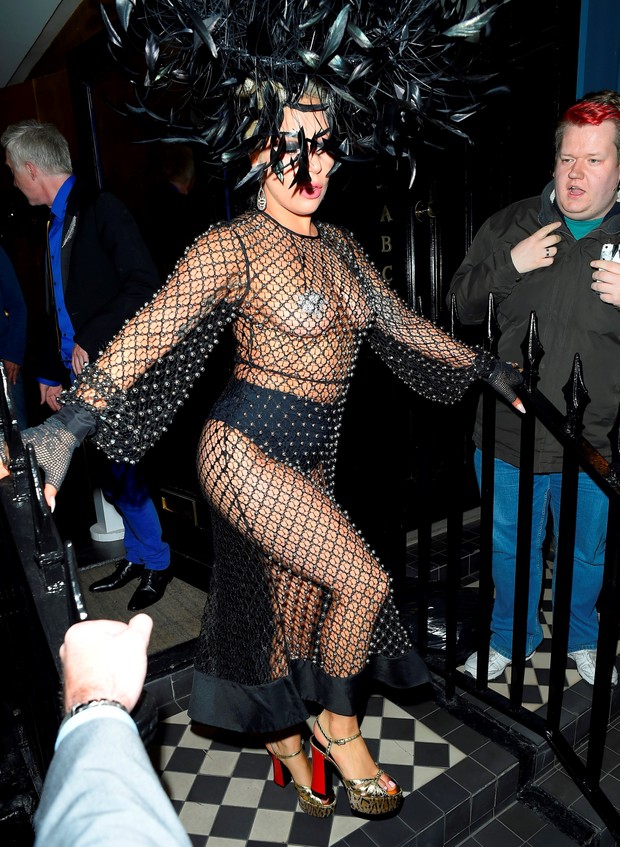 Lady Gaga em Londres, na Inglaterra (Foto: AKM-GSI/ Agência)