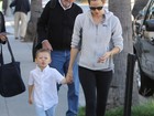 Filho de Jennifer Garner e Ben Affleck faz careta para paparazzi