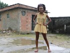 Luane Dias posa para o EGO em sua casa, em humilde conjunto habitacional no Rio 