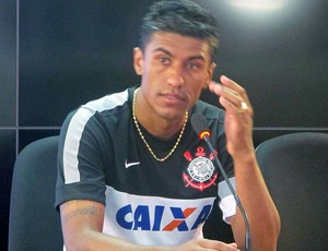 Paulinho na entrevista do Corinthians (Foto: Diego Ribeiro )