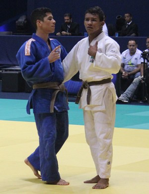 Fabrício Alves e  Luiz Henrique (RJ) no Brasileiro de Judô (Foto: Renan Morais)