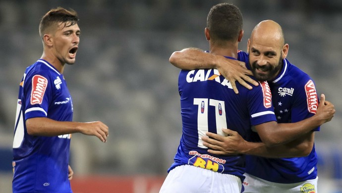 Bruno Rodrigo comemora gol do Cruzeiro contra o Uberlândia (Foto: Daniel Teobaldo/Agência Estado)
