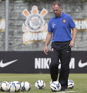 Com elenco zerado, Timão se reapresenta e pensa no Brasileirão.