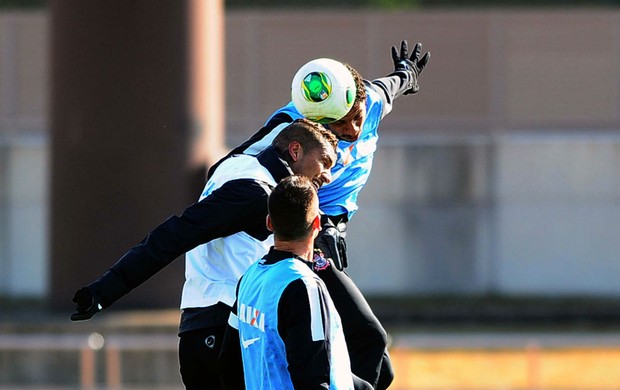 Guerrero Wallace treino Corinthians (Foto: Marcos Ribolli / Globoesporte.com)