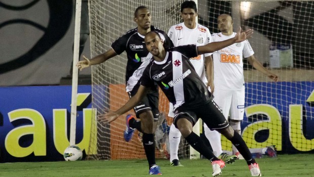 Alecsandro gol Vasco x Santos (Foto: Luciano Belfort / Futura Press)