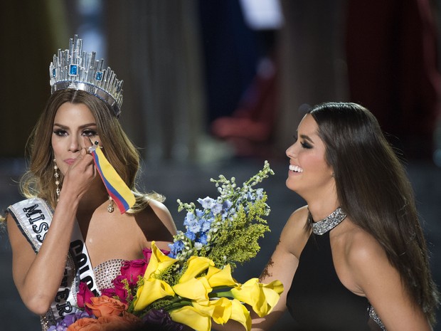 Ariadna Gutiérrez e Paulina Veja no Miss Universo em Las Vegas, nos Estados Unidos (Foto: Valerie Macon/ AFP)