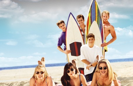 'Barrados no baile' ('Beverly Hills, 90210'), exibido entre 1990 e 2000, mostra um grupo de jovens ricos da Califórnia Reprodução da internet