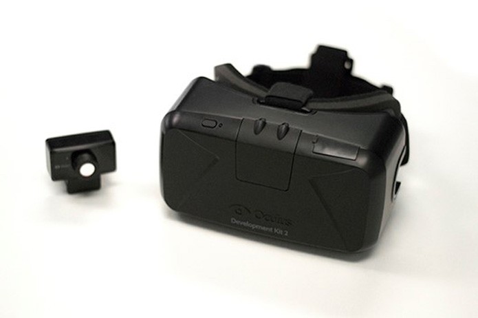 A segunda versão do Rift, que começa a sair em julho, tem monitores interno a 1080p e acompanha uma câmera externa para captação de movimentos laterais (Foto: Divulgação/Oculus VR) (Foto: A segunda versão do Rift, que começa a sair em julho, tem monitores interno a 1080p e acompanha uma câmera externa para captação de movimentos laterais (Foto: Divulgação/Oculus VR)) A segunda versão do Rift, que começa a sair em julho, tem monitores interno a 1080p e acompanha uma câmera externa para captação de movimentos laterais (Foto: Divulgação/Oculus VR) (Foto: A segunda versão do Rift, que começa a sair em julho, tem monitores interno a 1080p e acompanha uma câmera externa para captação de movimentos laterais (Foto: Divulgação/Oculus VR))