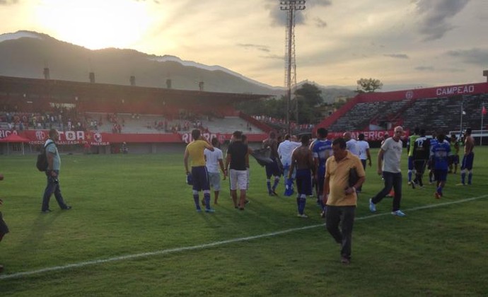 Olaria comemora classificação para a final (Foto: Thiago Guimarães) Olaria comemora classificação para a final (Foto: Thiago Guimarães)