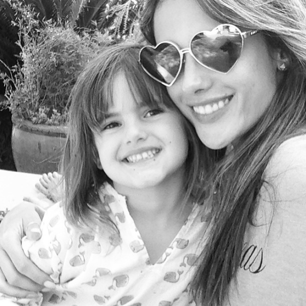 Alessandra Ambrósio e a filha Anja (Foto: Instagram / Reprodução)