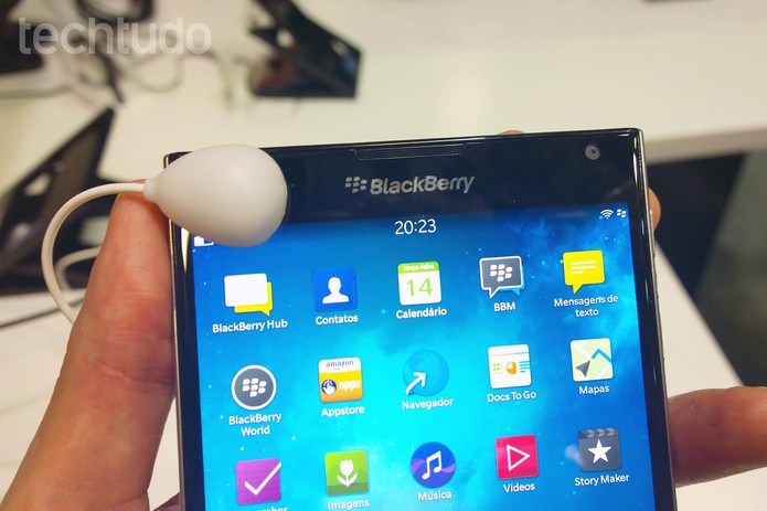 BlackBerry Passport traz tecnologia Gorilla Glass 3 (Foto: Fabrício Vitorino/TechTudo) BlackBerry Passport traz tecnologia Gorilla Glass 3 (Foto: Fabrício Vitorino/TechTudo)