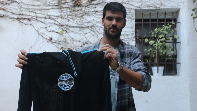 Sebastián Alfredo Ferrero, filho do ex-goleiro Ricardo Oso Ferrero, do Rosario Central, camisa do Grêmio (Foto: Eduardo Moura/GloboEsporte.com) Sebastián Alfredo Ferrero, filho do ex-goleiro Ricardo Oso Ferrero, do Rosario Central, camisa do Grêmio (Foto: Eduardo Moura/GloboEsporte.com)