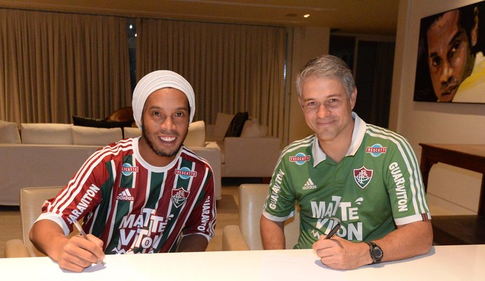 Ronaldinho Peter Siemsen Fluminense (Foto: Alexandre Vidal / Agência FotoBR)