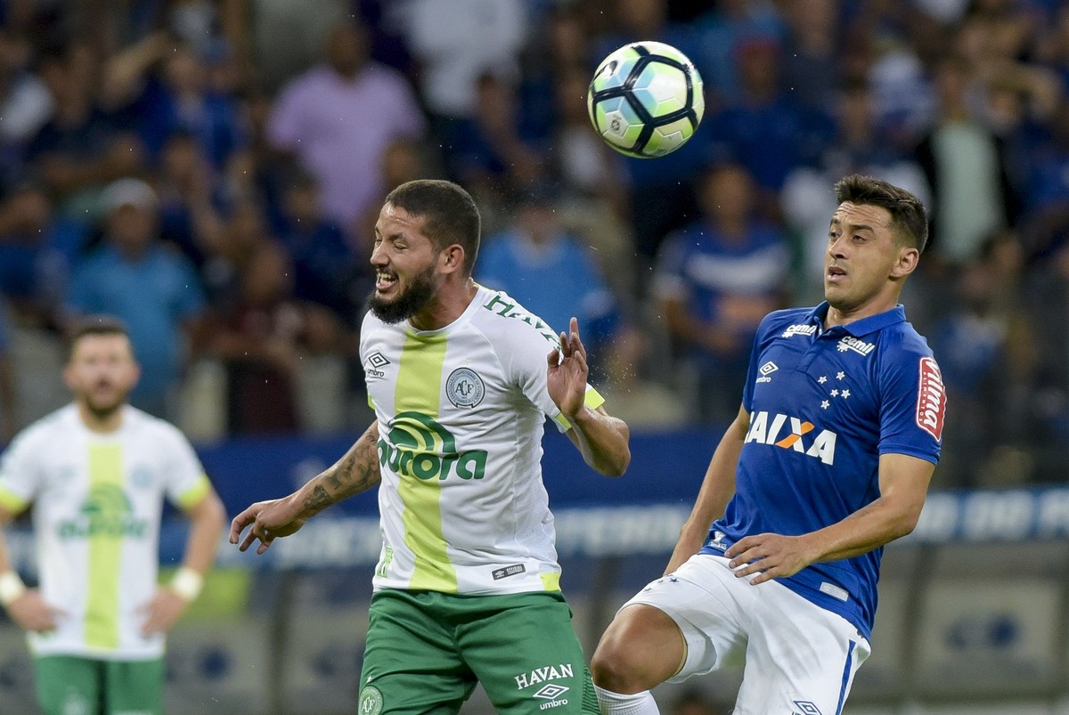 Para chegar ao topo da tabela, Cruzeiro busca sequência que não ... - Globo.com
