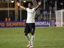 Herói mais uma vez, Paulinho nega despedida e lamenta resultado