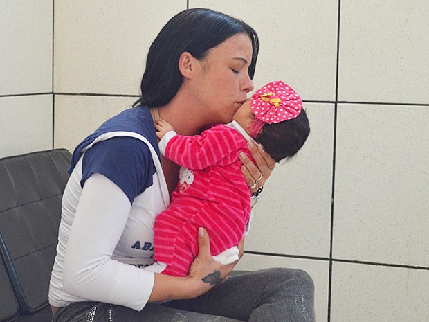 Juliana obteve o direito de amamentar a filha de um ms dentro da cadeia (Foto: Adriano Oliveira/G1)