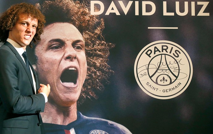 David Luiz apresentado no PSG (Foto: Reuters)