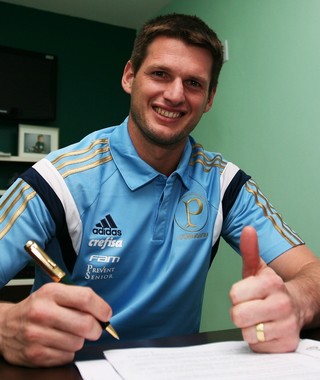 Palmeiras anuncia as contratações de Vagner e Roger Carvalho