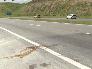 Motociclista morre após acidente na rodovia Dom Pedro I em Jacareí (Foto: Reprodução/ TV Vanguarda)