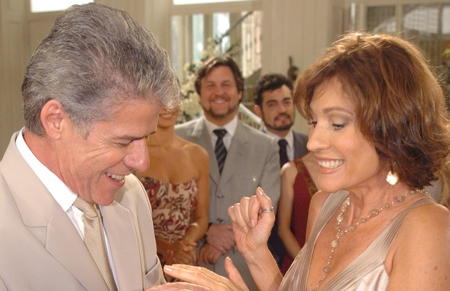 Em 'Páginas da vida', o ator interpretou Greg, que se casa com Carmen (Natália do Vale) (FOTO: Renato Rocha Miranda/ TV Globo)