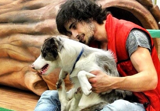 Fiuk e a cachorrinha de estimação, Gaia (Foto: Instagram/Reprodução)